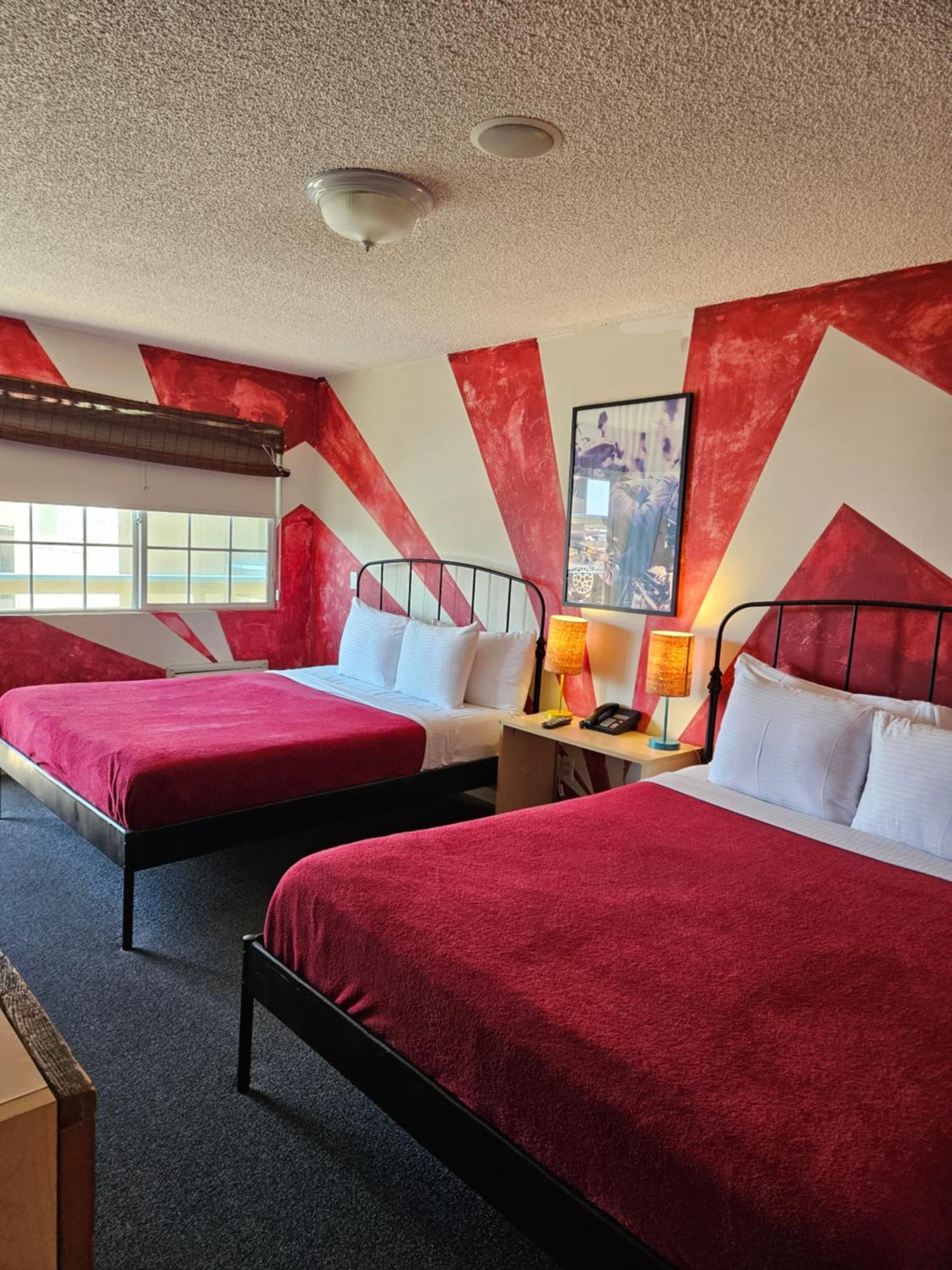 האנטינגטון ביץ' Huntington Surf Inn מראה חיצוני תמונה